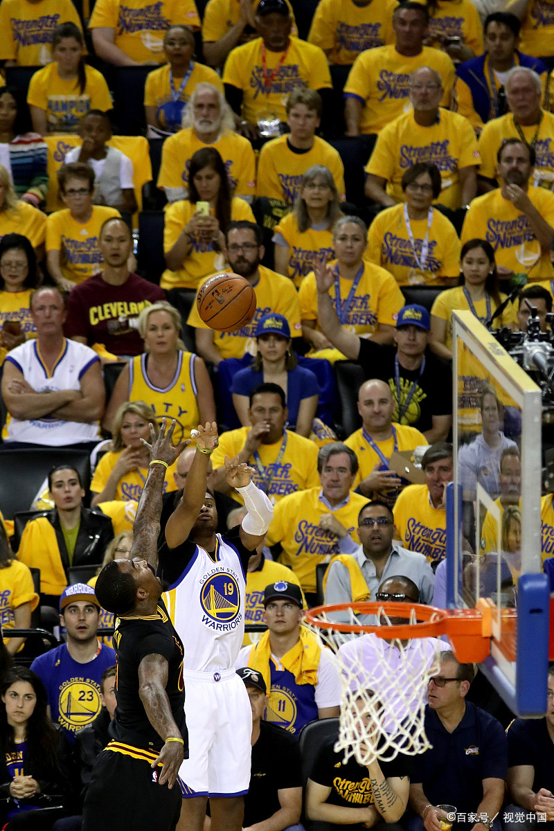 清晨NBA季后赛焦点战，法兰克福完成体检，信心回归，临场指挥获称赞